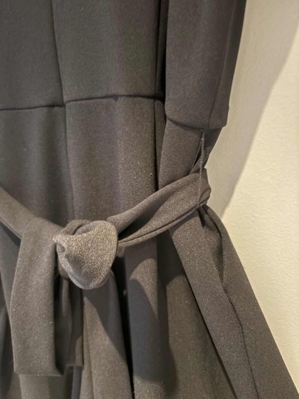Sleek Black Jumpsuit with Cutout - Picture 5 of 5